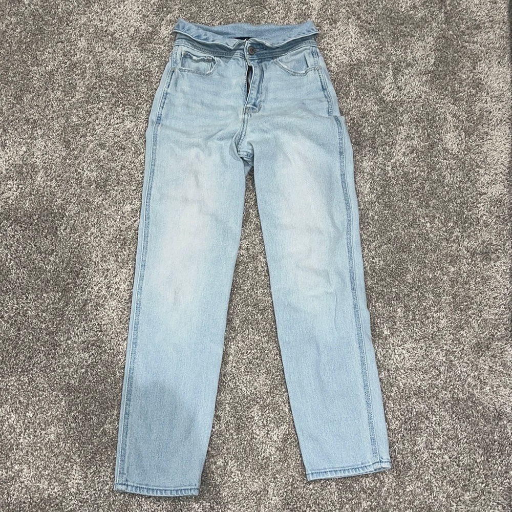 Light Wash Hollister High Rise Mom Jeans